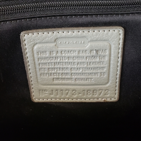 Coach Pinnacle Louisa Gray Pebbled Leather Shoulder Hand crossbody Bag EUC - Picture 2 of 12